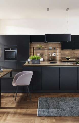 Linea Touch Küche, Einzeiler, in Schwarz und Holzoptik