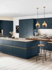Moderne offene Küche in blau